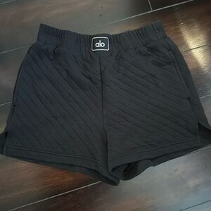 Alo quilted black shorts